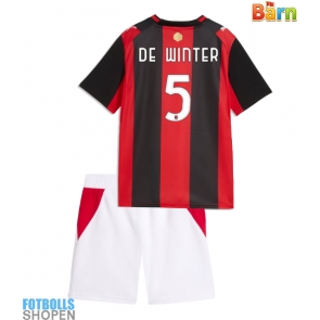 Billiga AC Milan Koni De Winter #5 Hemmatröja Barn 2026-27 Kortärmad (+ Korta byxor)